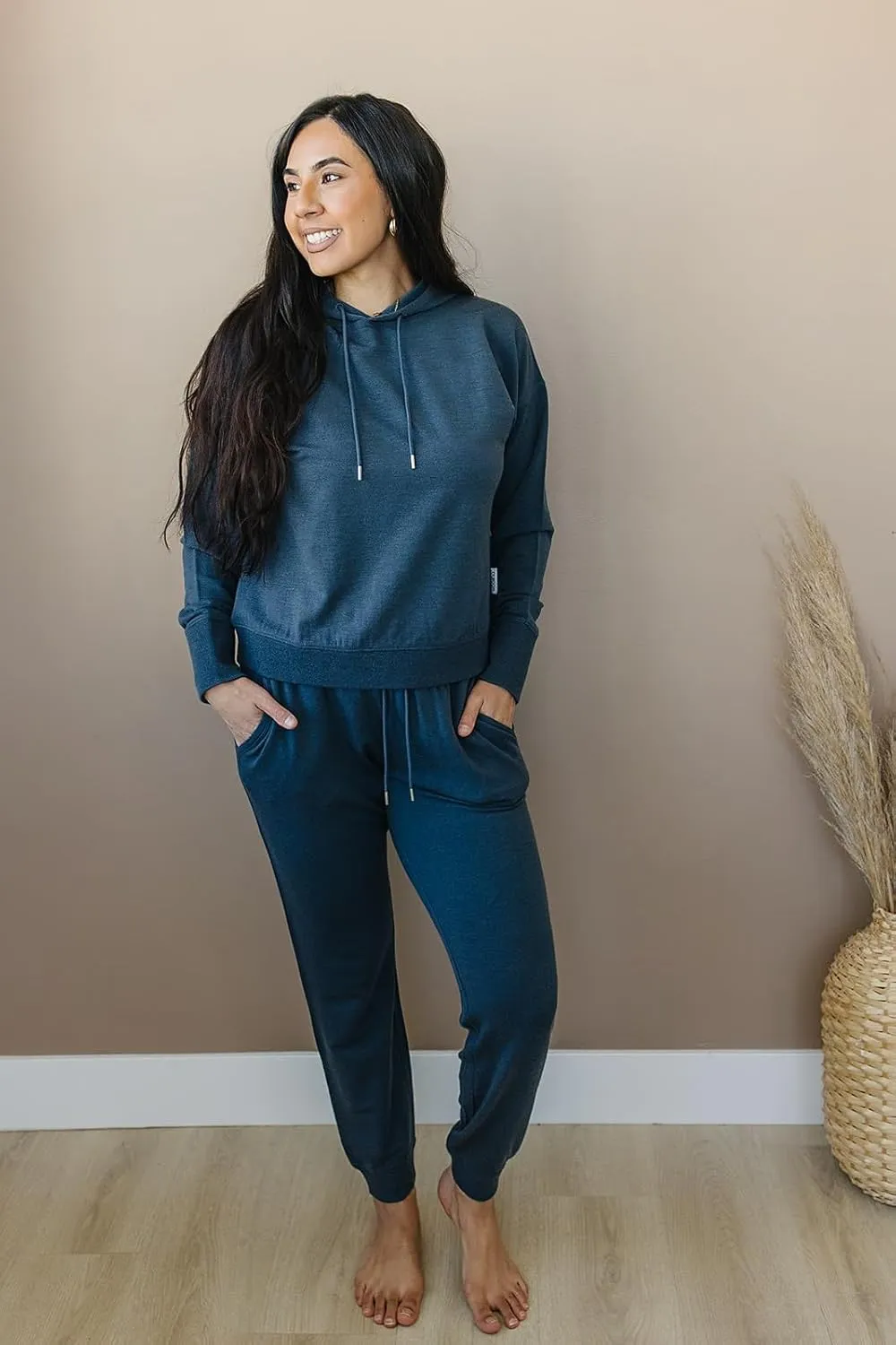 Woolino Merino Wool Hoodies for Women, Year Round Women's Pullover Hooded Sweatshirt for Hiking, Running, Traveling